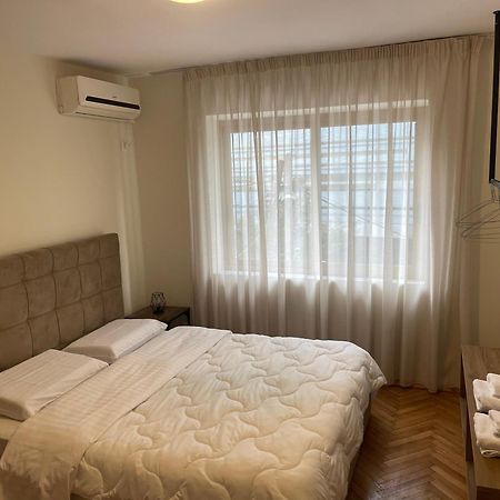 Cozy Apartment, In The Center Of Тирана Экстерьер фото