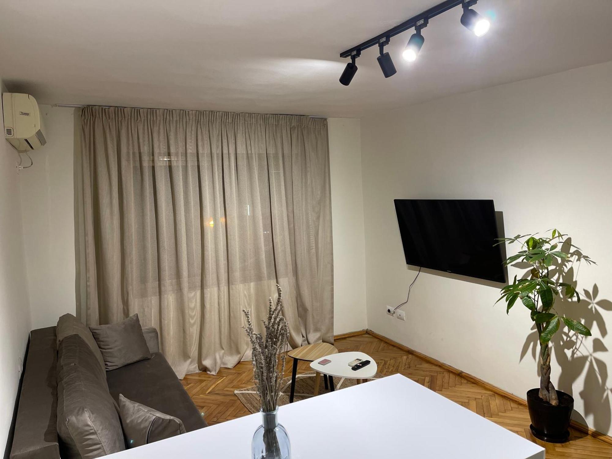 Cozy Apartment, In The Center Of Тирана Экстерьер фото