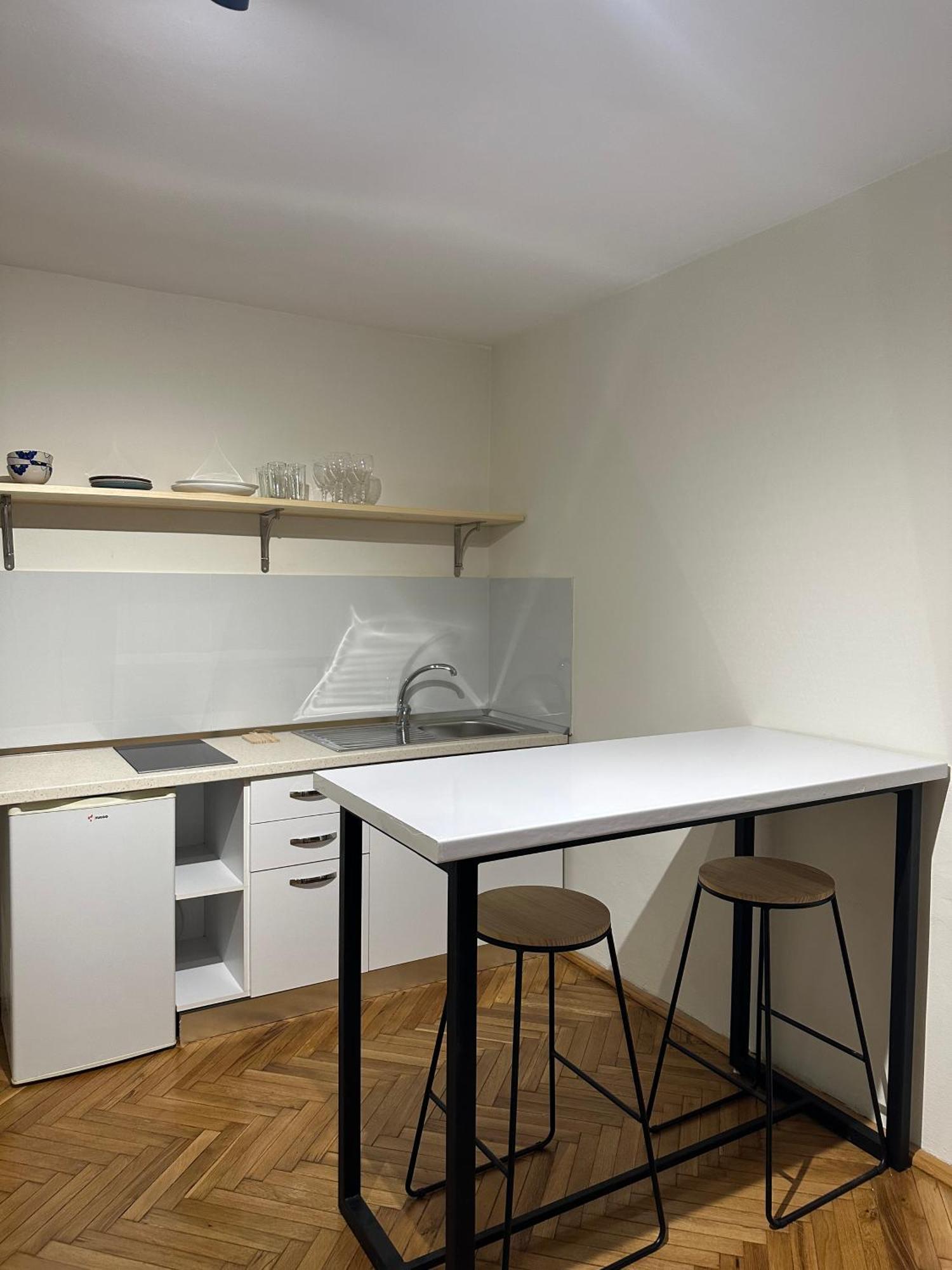 Cozy Apartment, In The Center Of Тирана Экстерьер фото